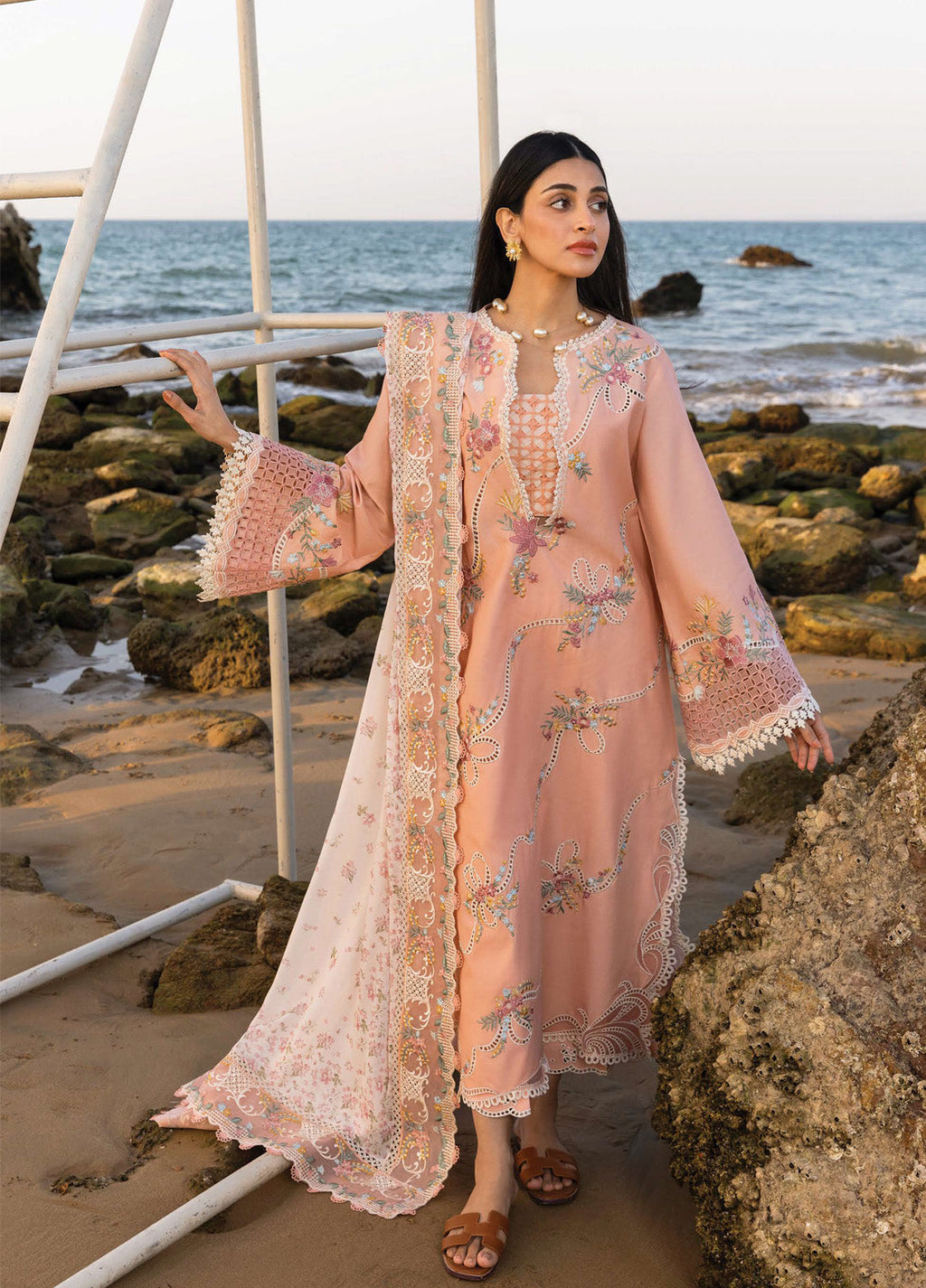 3PC Luxury Embroidered Chikankari Lawn Dress